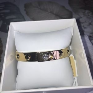 Gold Michael kors bracelet NWT.